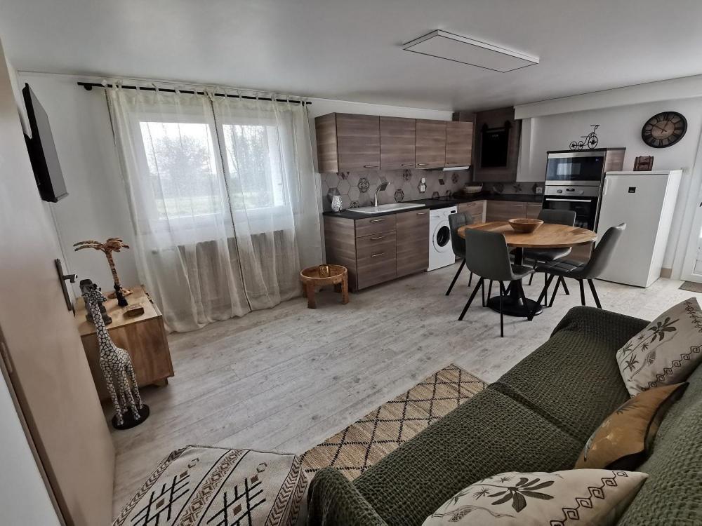 Gite - Chambres D'Hotes La Belle Helene Bressuire Εξωτερικό φωτογραφία