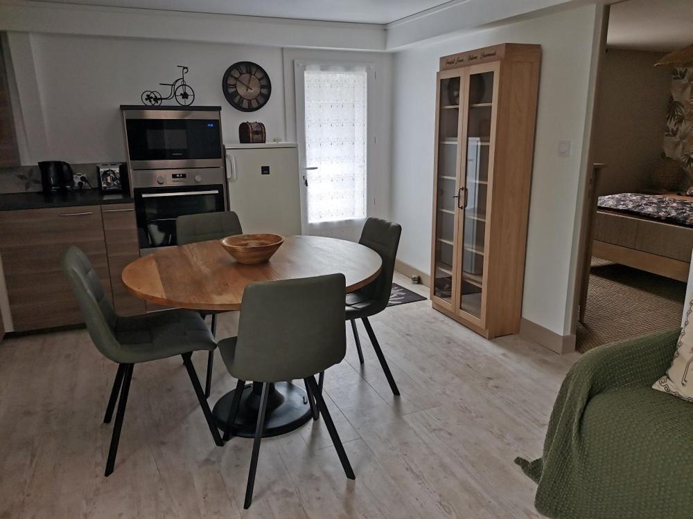Gite - Chambres D'Hotes La Belle Helene Bressuire Εξωτερικό φωτογραφία